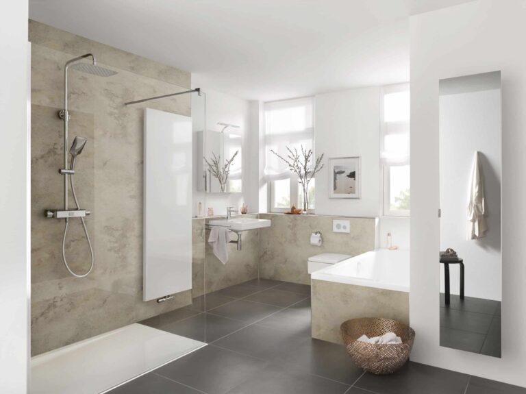 Badewannentür oder Dusche – was ist die bessere Lösung?